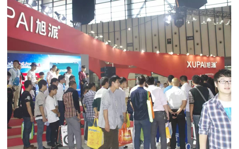 人！從！眾！2015南京展開展第一天，旭派展臺(tái)除了人還是人！
